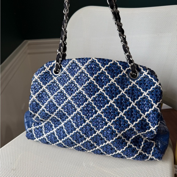 Chanel Blue patent whipstitch shoulder or crossbody bag - Picture 6 of 13